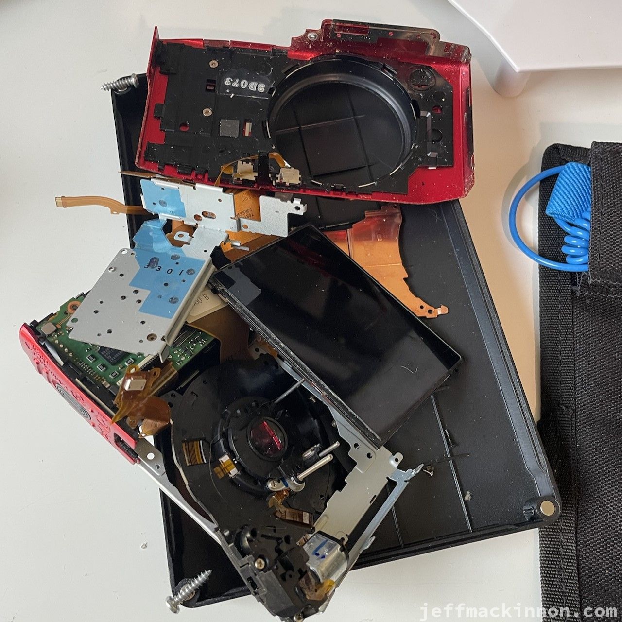 A very stripped down canon powershot SX280HS